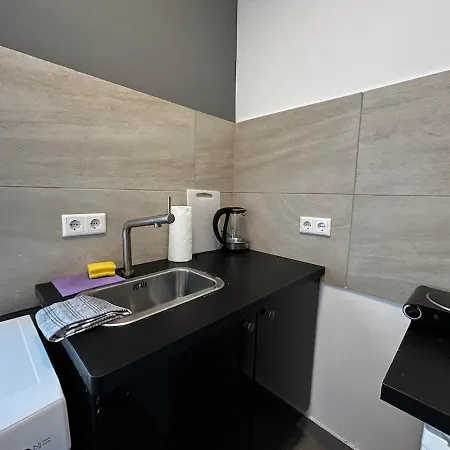 Modernes 1 Zimmerapartment In Mit Wlan Fuer Monteure,handwerker *